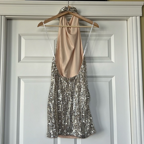 NEW LULUS silver sequin Mini open back high neck dress sz S - Picture 2 of 3